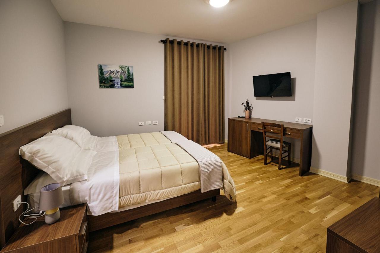 טיראנה In Center Hotel מראה חיצוני תמונה