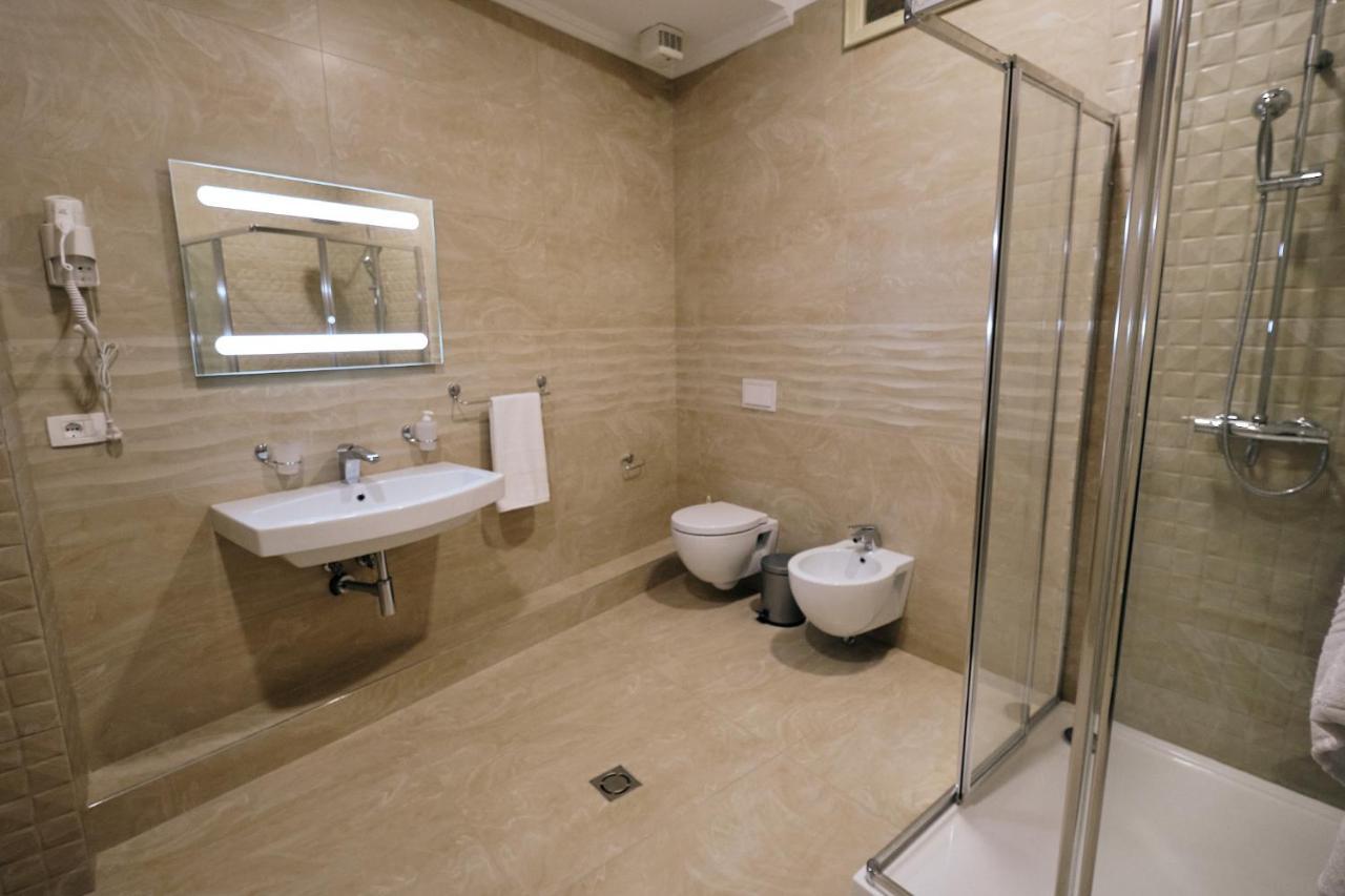 טיראנה In Center Hotel מראה חיצוני תמונה