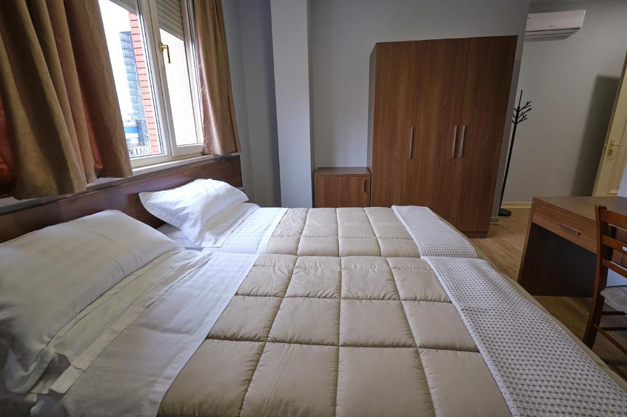 טיראנה In Center Hotel מראה חיצוני תמונה