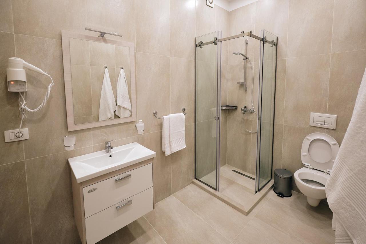 טיראנה In Center Hotel מראה חיצוני תמונה