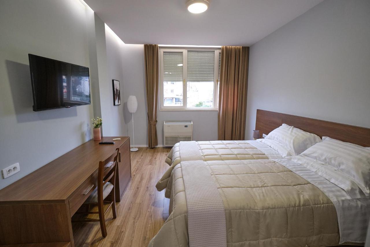 טיראנה In Center Hotel מראה חיצוני תמונה