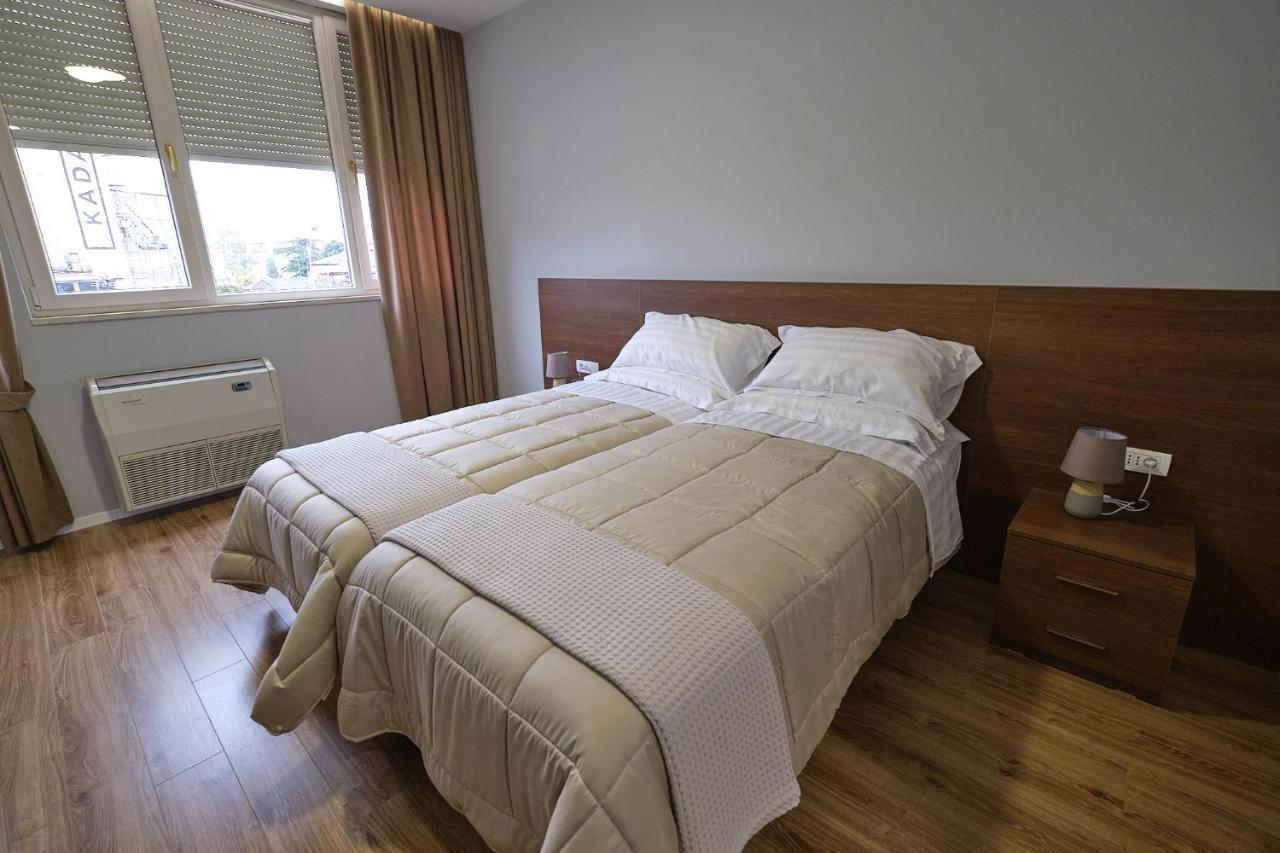 טיראנה In Center Hotel מראה חיצוני תמונה