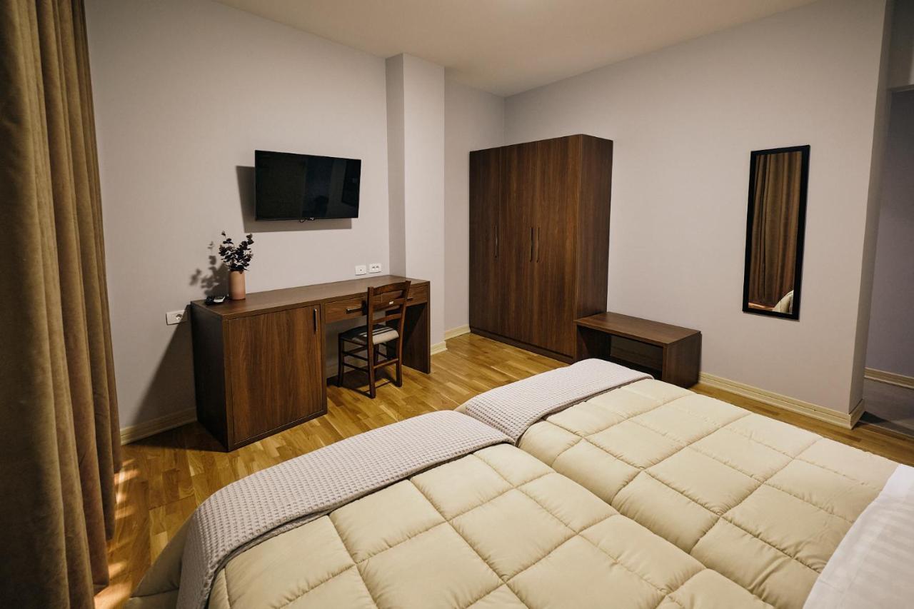 טיראנה In Center Hotel מראה חיצוני תמונה
